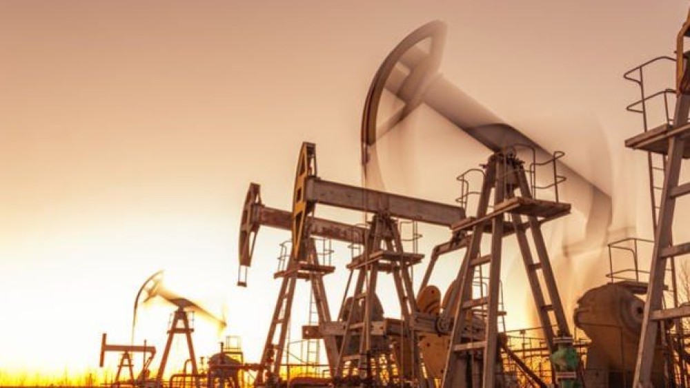 Petrol ikinci aylık kazancına yöneldi